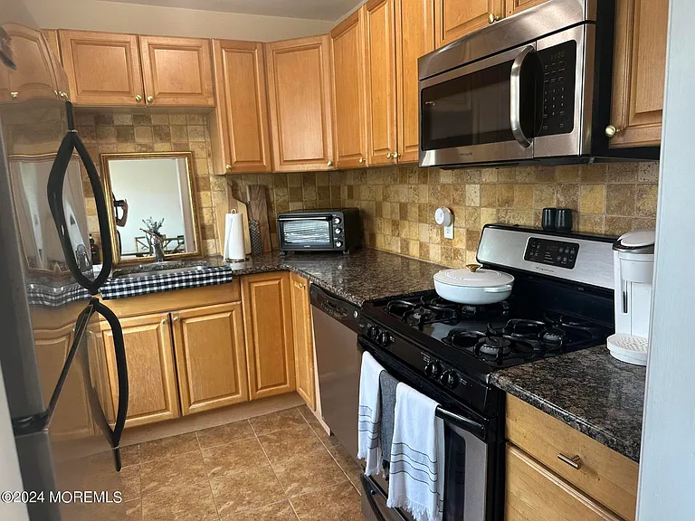 302 Deal Lake Dr #17 — Photo 9