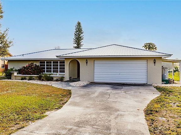 2nd image of 301 Caloosa Estates Dr
