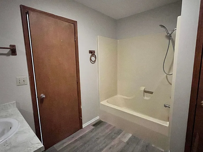 20307 Sedalia Rd — Photo 10