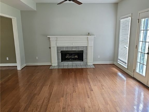 4th image of 5207 Leeward Ave
