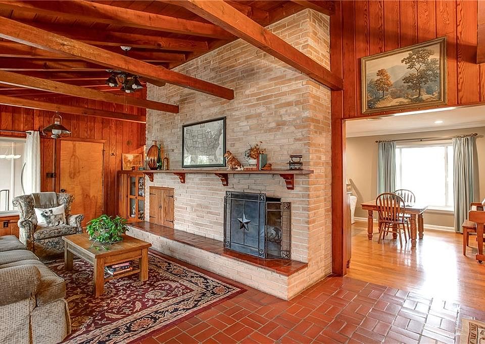 1st image of 4058 Palomino Dr