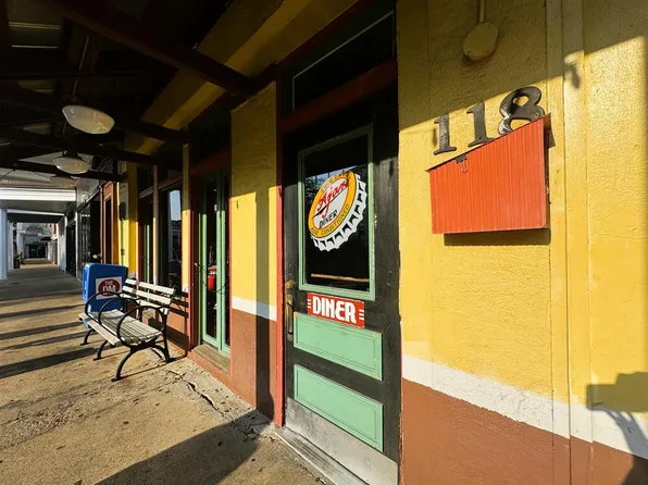 118 Courthouse Sq, Oxford, MS 38655