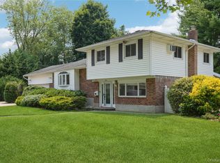 7 Ebb Ct, Commack, NY 11725