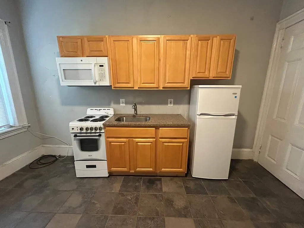 Studio, 250 sqft, $790 — Photo 1