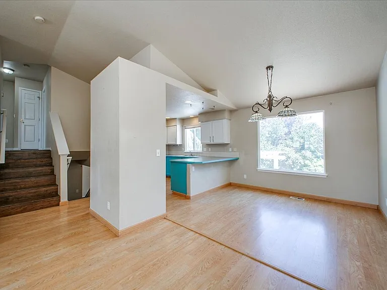 1802 N Heath Ave — Photo 6