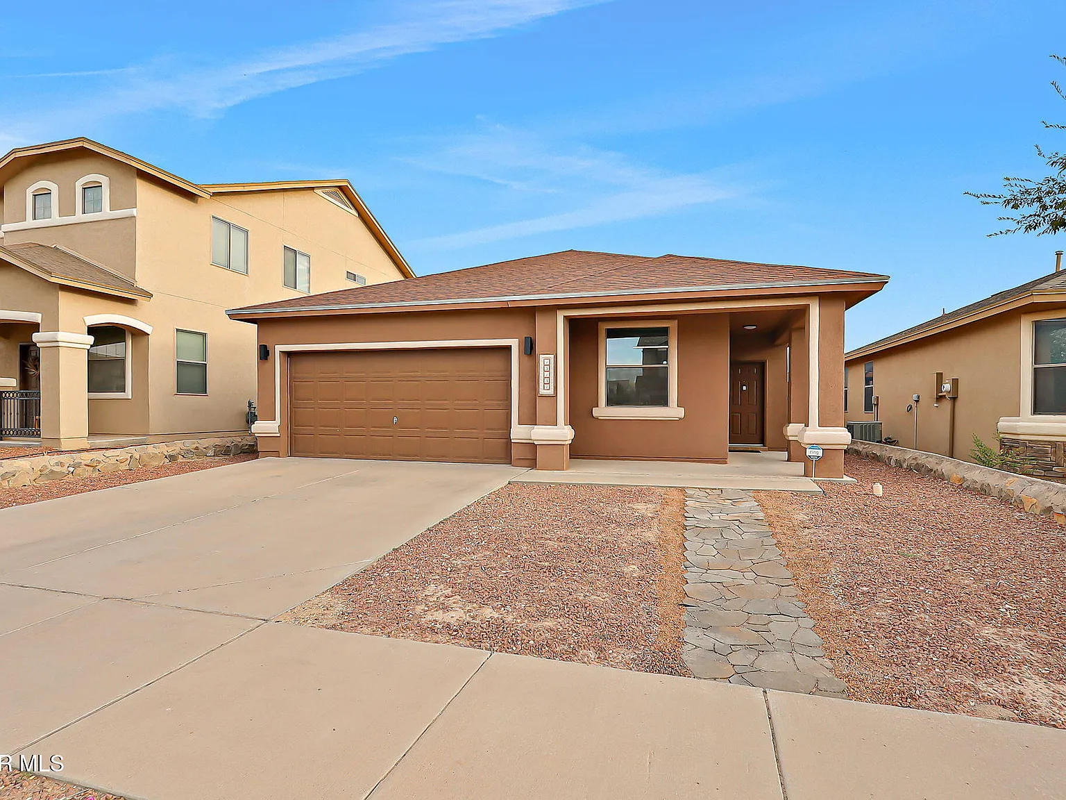 3 bed, 2.0 bath, 1408 sqft, $1,695 — Photo 3