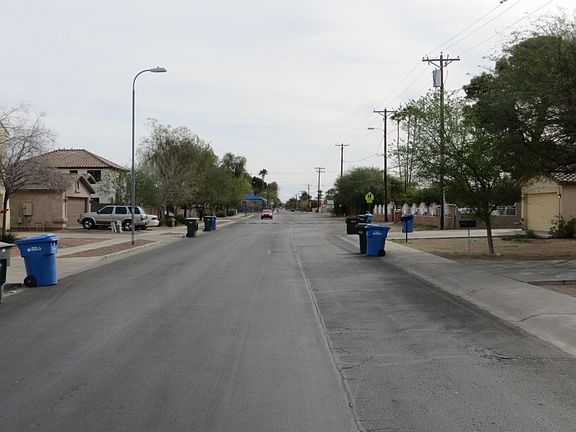 4th image of 820 W Sunland Ave
