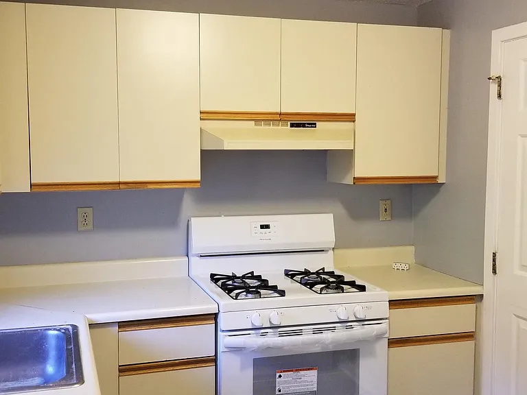 10 Groton Rd #E — Photo 4