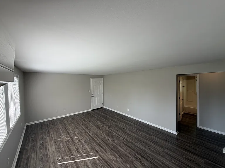 Parq on 8th — Photo 19