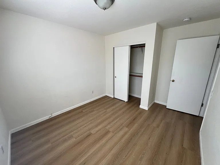 339 Torrington Dr #1 — Photo 22