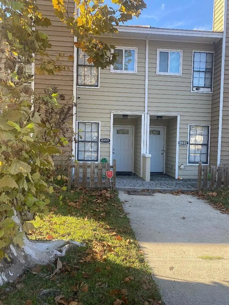 3 bed, 2.5 bath, 1250 sqft, $2,000 — Photo 1