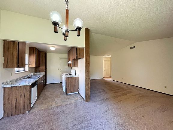 3rd image of 3554 Lindenwood Way