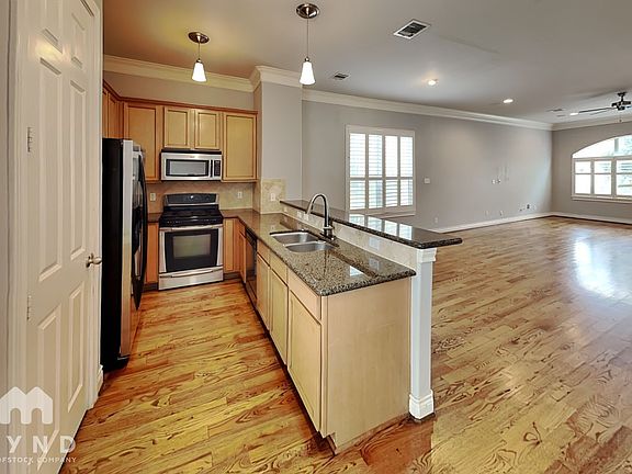 3rd image of 1609 Summer St