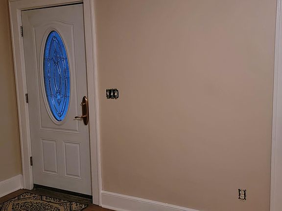 3rd image of 174 Park Ave