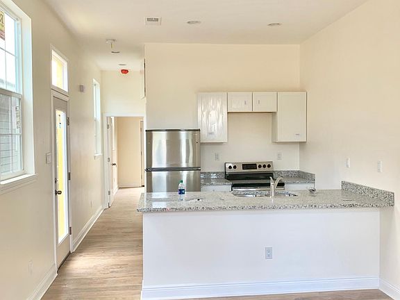4th image of 3224 Orleans Ave