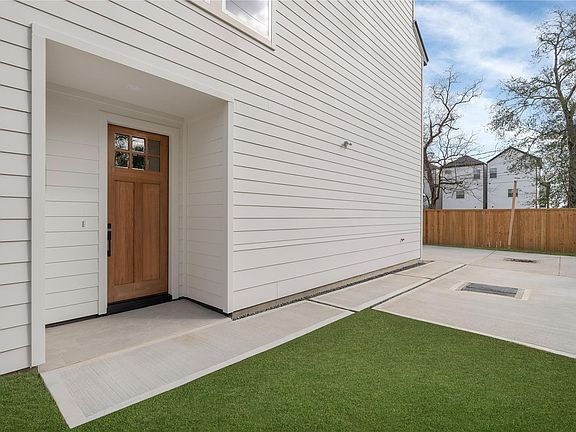 5th image of 826 Curtin St #D