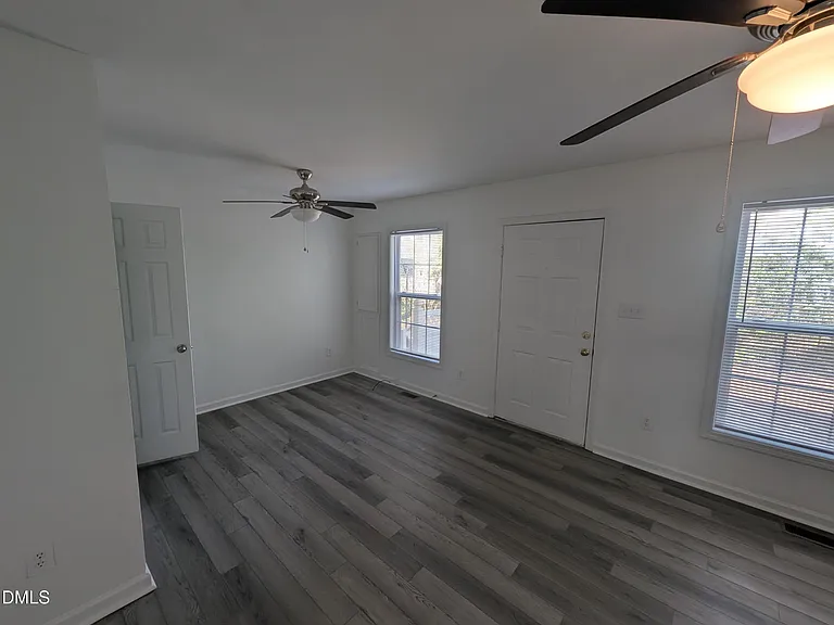 1005 Shades Pl — Photo 11