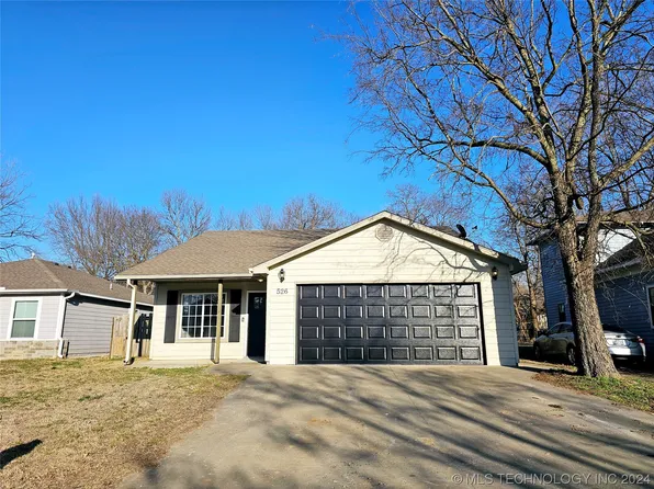 526 S Maryland Ave, Claremore, OK 74017