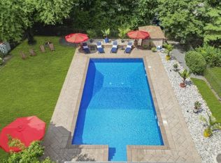 8 Crosby Ln, Oakland, NJ 07436