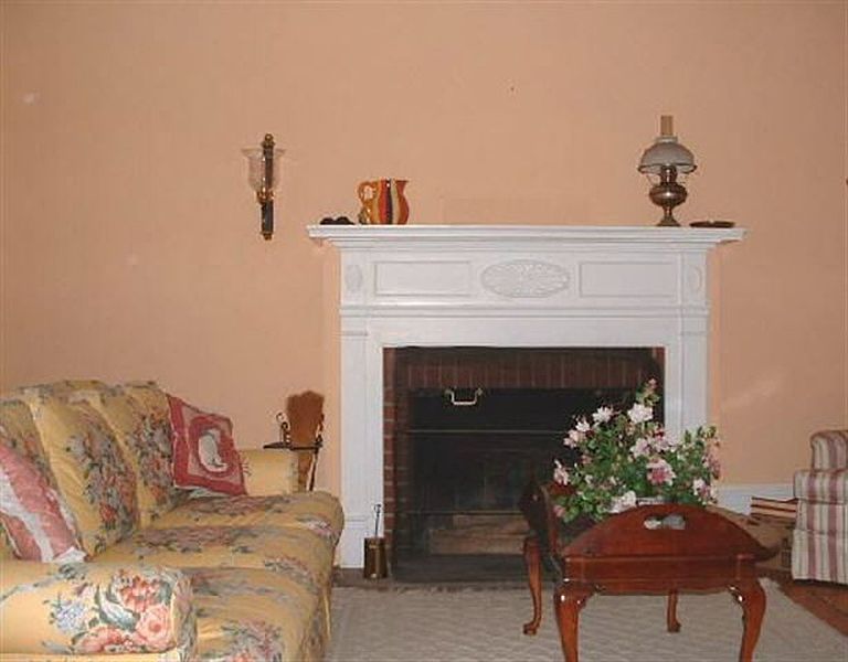 2nd image of 179 MAIN Street