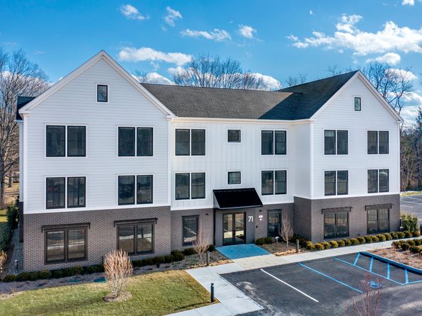 71 E Main St #202
