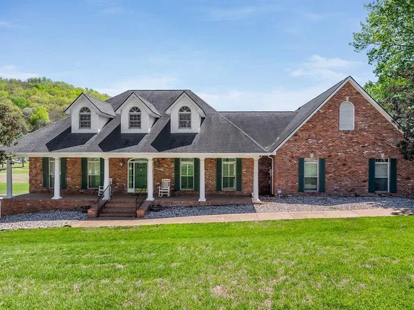 1319 N Plantation Dr, Cookeville, TN 38506