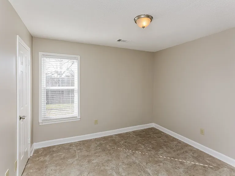 5305 Oak Court Cv N — Photo 14