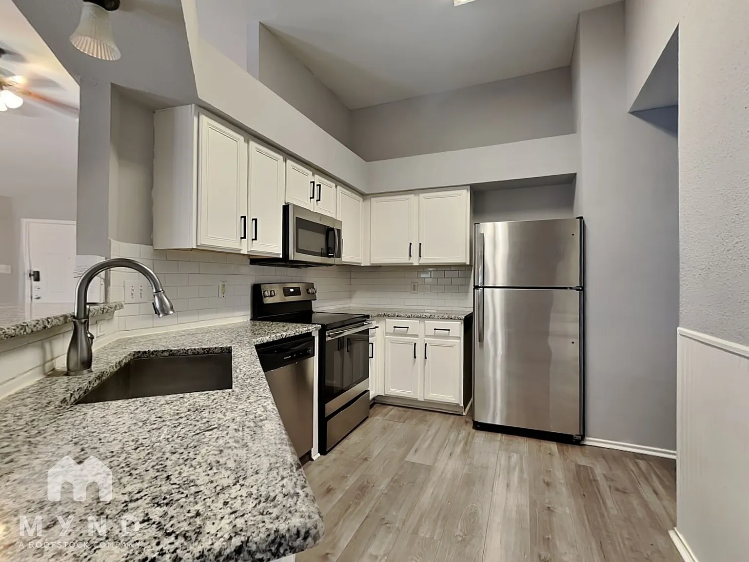 3 bed, 2.0 bath, 1265 sqft, $1,465 — Photo 2