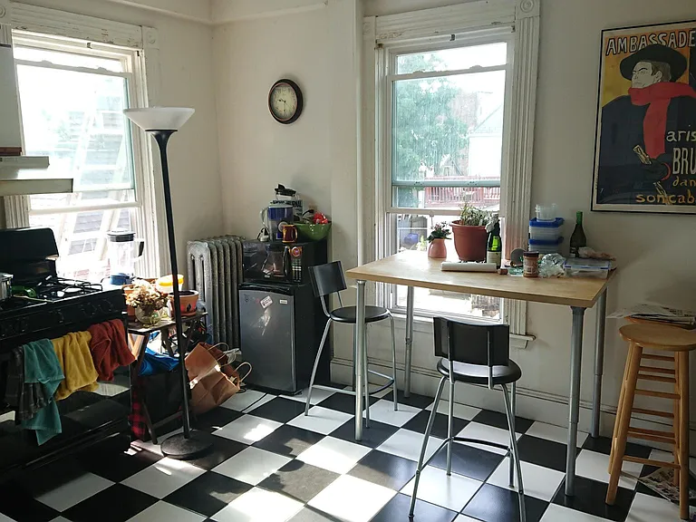 80 Linden St — Photo 10