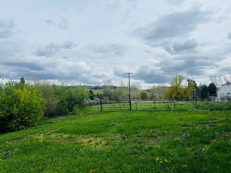 925 S 7450 E — Photo 12