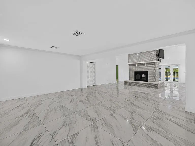 2101 SE Bisbee St — Photo 6