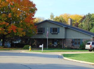 1614 Colony Dr, De Pere, WI 54115