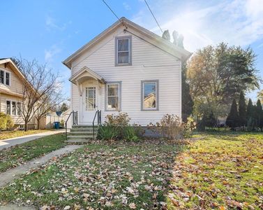 1209 Waugoo Avenue, Oshkosh, WI, 54901