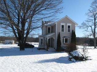 9535 Creek Rd, Batavia, NY 14020