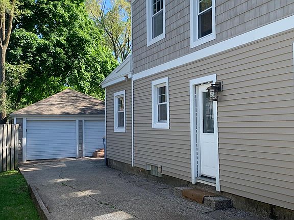 2nd image of 1447 Ardmore St SE