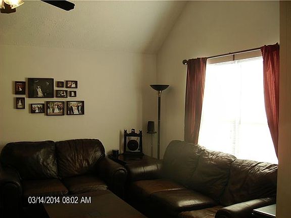 3rd image of 543 Eaglesham Dr
