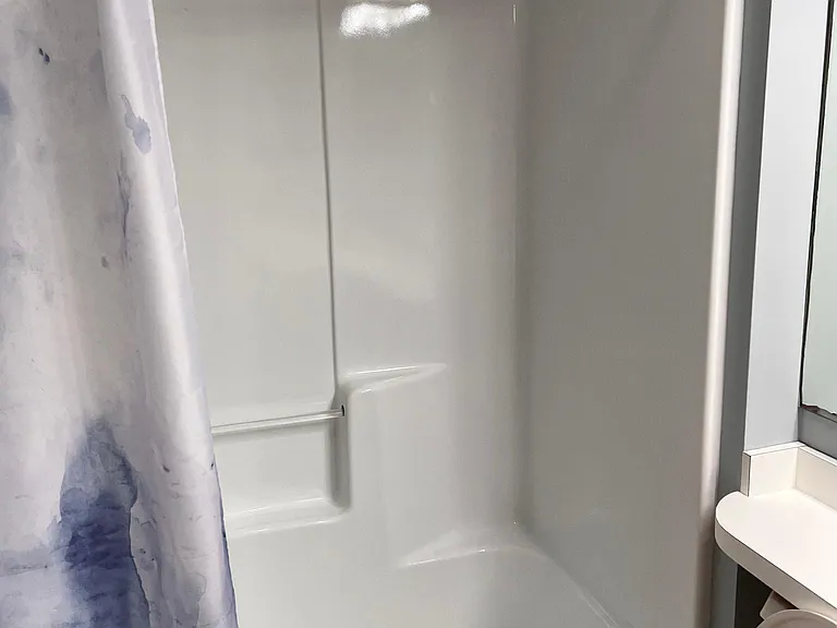 301 Bainbridge Dr #L — Photo 11