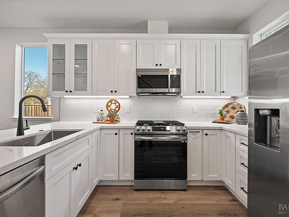4th image of 90 Calistoga Road