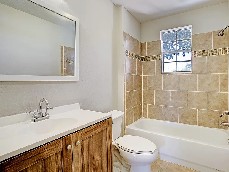 6506 Larissa Cir — Photo 20