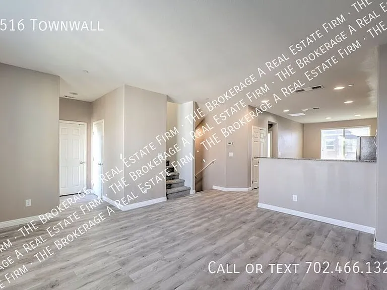 4516 Townwall — Photo 6