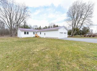 10621 Salter Rd, North Rose, NY 14516