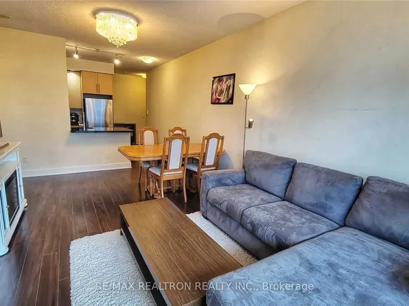 28 Linden St #2108, Toronto, ON M4Y 0A4