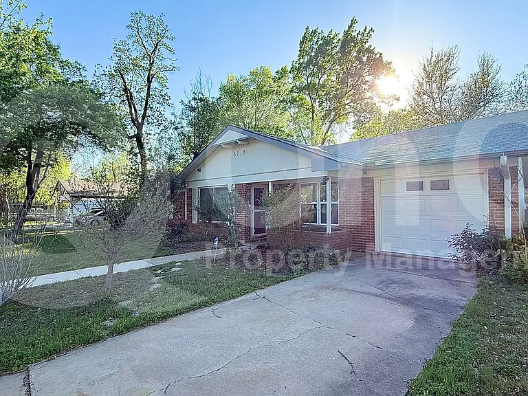 6218 Brookside Dr — Photo 2