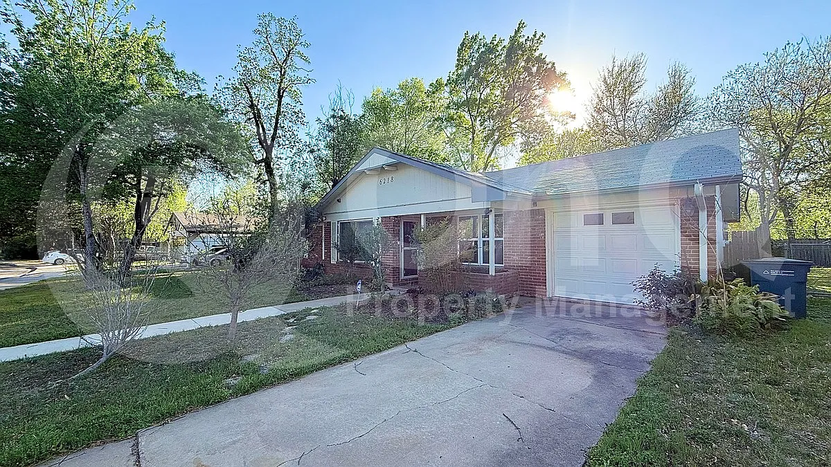 Building Photo - 6218 Brookside Dr