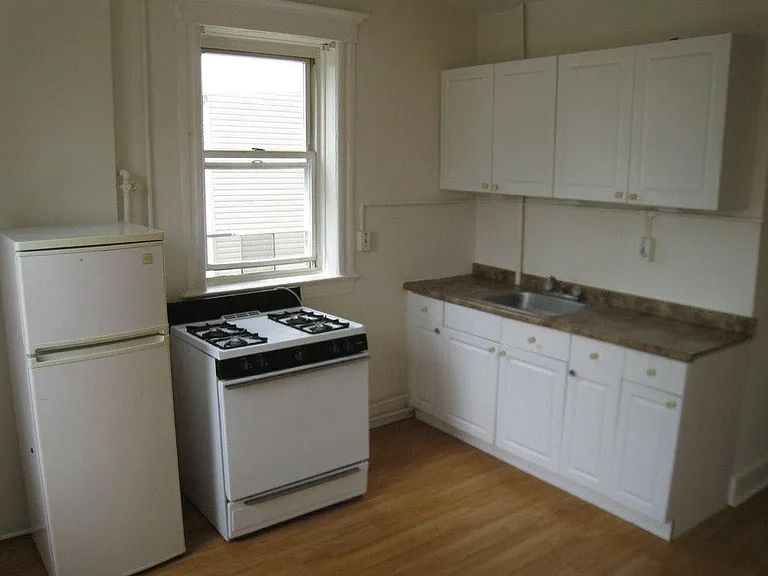 198 Delaware Ave #3L — Photo 2