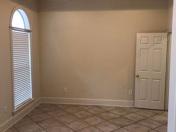 5th image of 148 Whisper Lake Blvd