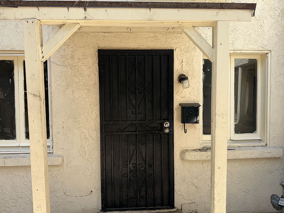 1st image of 567 N Oakland Ave APT 5
