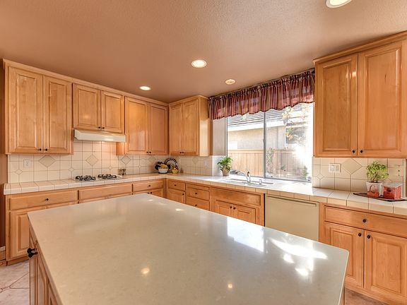 5th image of 2865 Barret Dr