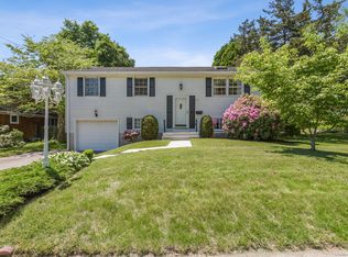 205 Ocean View Ave, Groton, CT 06355