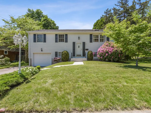 205 Ocean View Avenue, Groton, CT 06355
